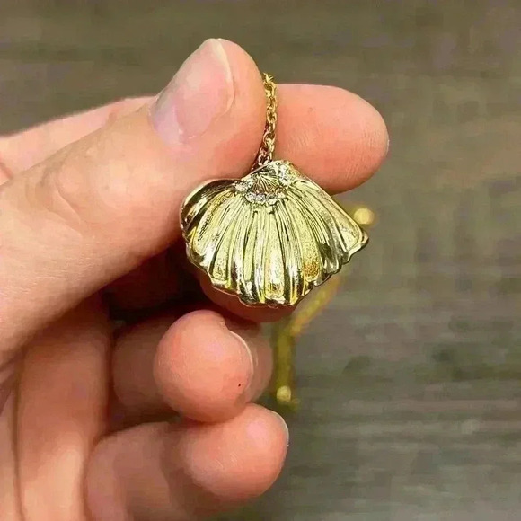 Gold Tone Sea Shell Decorated with Crystals Necklace - Picture 4 of 5